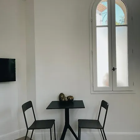 Le Chant Des Oiseaux Guest house Nimes
